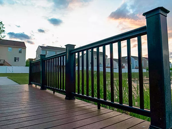 Miért nélkülözhetetlen „biztonsági akadály” a fémkorlát?