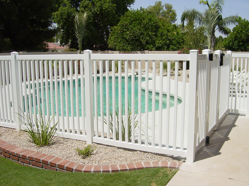 Hogyan védje meg vinil korlátját az UV-sugárzástól a tartós tartósság érdekében